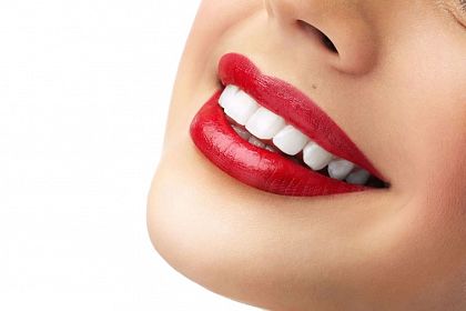 Процедуры отбеливания зубов: как получить белоснежную улыбку